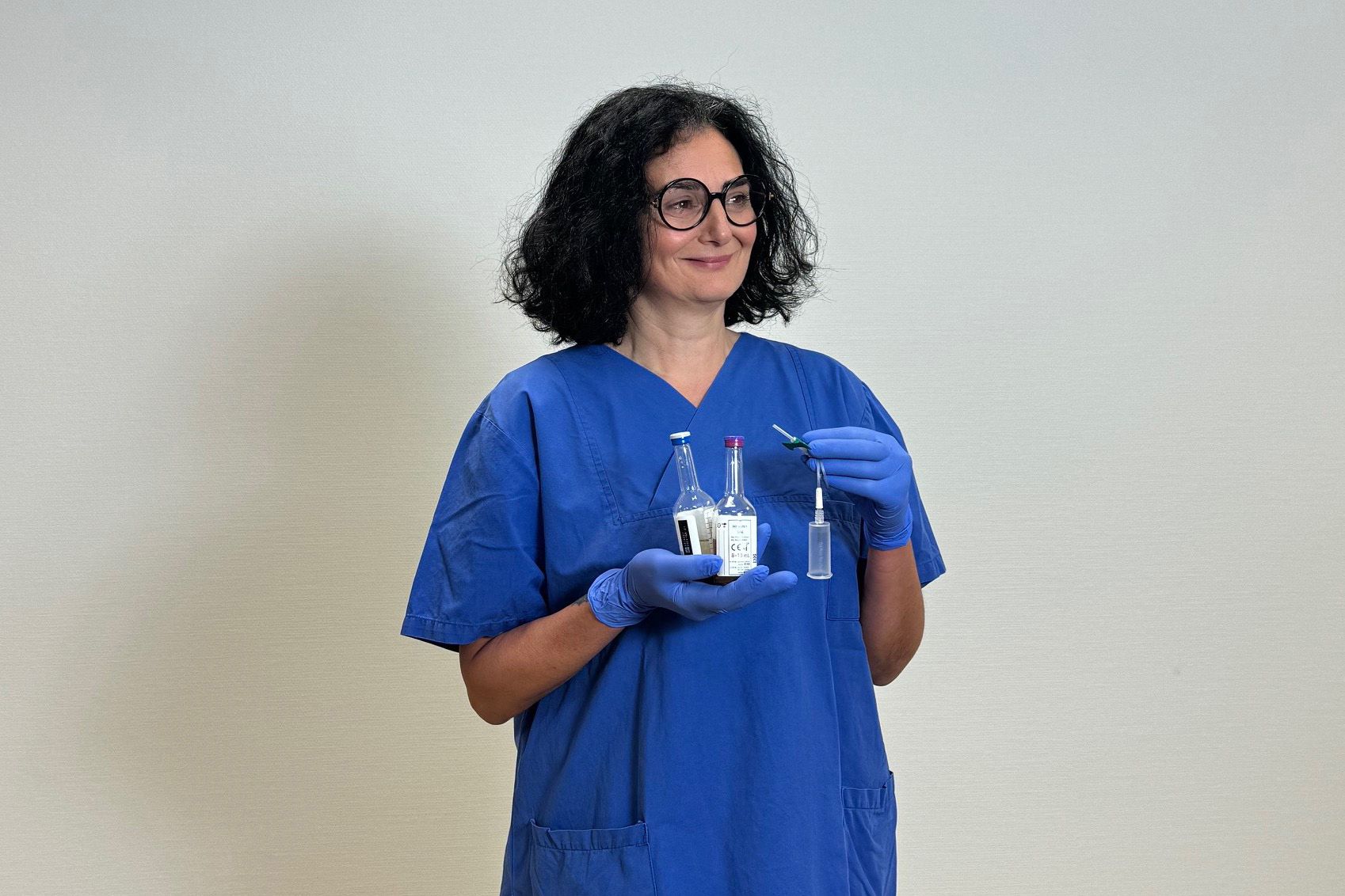Mona Fröhlich beim Hygiene-Shooting „Hygiene ist Trumpf". 