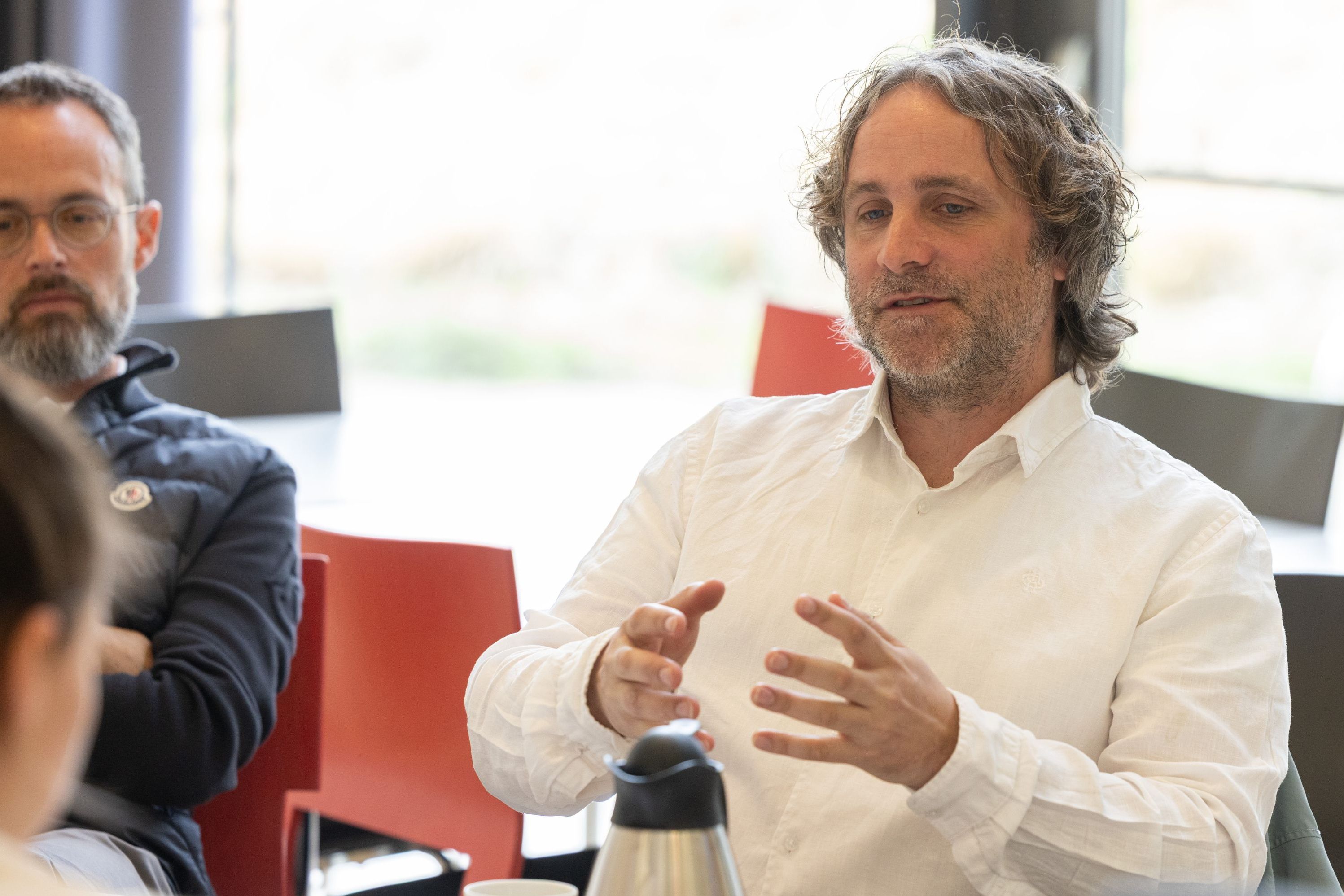 Standortleiter Felix Stöckle erklärt im Gespräch mit der SZ die Vorteile des neuen zweistandortigen Zentrums.