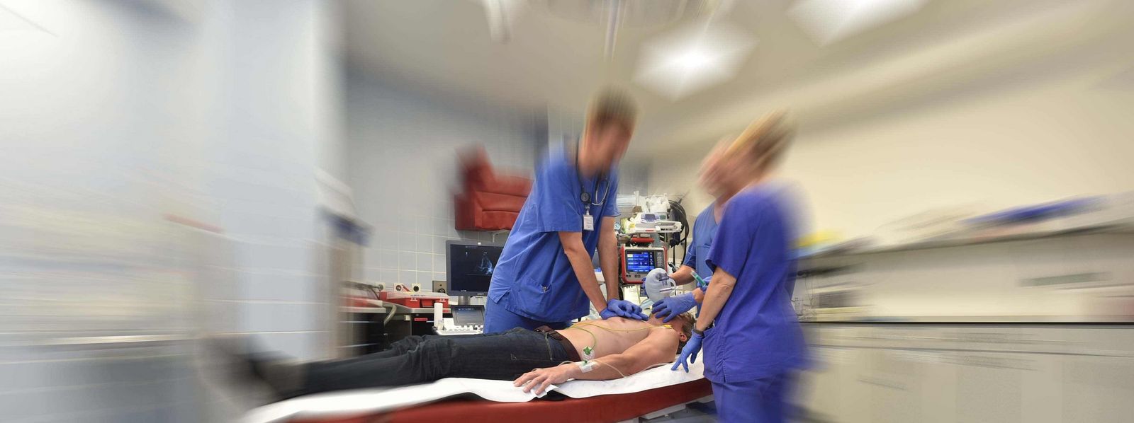 Ein Foto einer Reanimation, das Foto ist leicht verschwommen Slider_ZNA_3.jpg