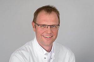 Portrait: Dr. Klaus Radecke, Sektionsleiter der Endoskopie im Klinikum Saarbrücken