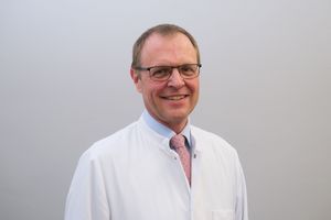 Portrait: Dr. Klaus Radecke, Sektionsleiter der Endoskopie im Klinikum Saarbrücken