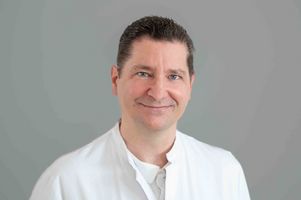 Portraitfoto Akram Gharbi