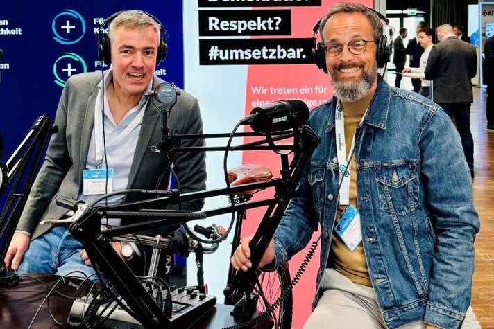 Podcastaufzeichnung: AKG-Host Steffen Ellerhoff mit Interviewpartner Dr. Christian Braun