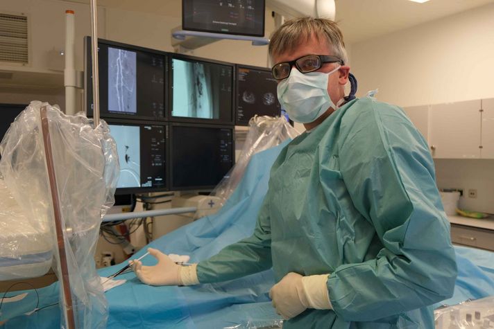 Mit dem Verfahren der Embolisation konnte Prof. Dr. Elmar Spüntrup, Radiologie-Chef auf dem Winterberg, dem Patienten schon mehrmals helfen. 