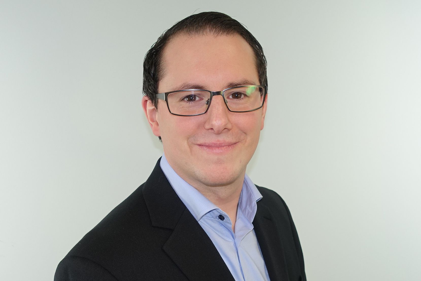Portraitfoto Daniel Ströher
