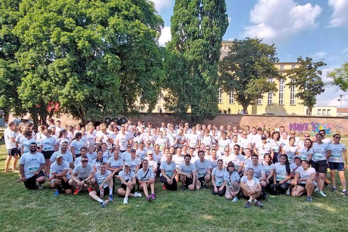 Teamfoto Klinikum Saarbrücken beim Saarbrücker Firmenlauf im Juni 2023