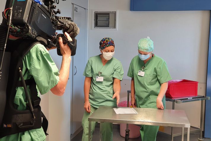 Team Blau; Dreharbeiten im OP, Sommer-Praktikumu