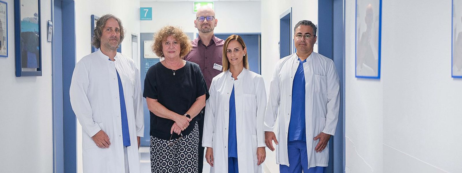 Das Kernteam der ASV (Ambulanten Spezialfachärztlichen Versorgung) auf dem Winterberg - Saarlandweite Vernetzung bei Tumoren der Lunge und des Thorax Slider_ASV_Team.jpg