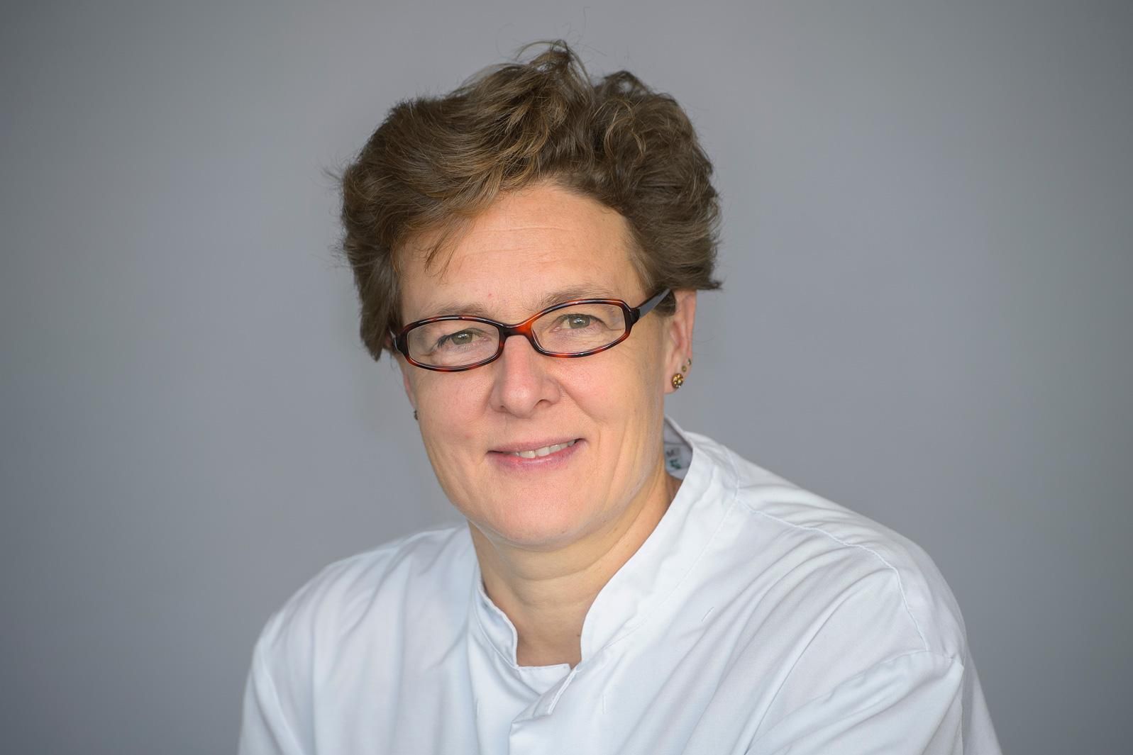 Dr. Rosemarie Weimann Chefärztin des Instituts für Pathologie, Fachärztin für Pathologie mit Schwerpunkt Zytopathologie