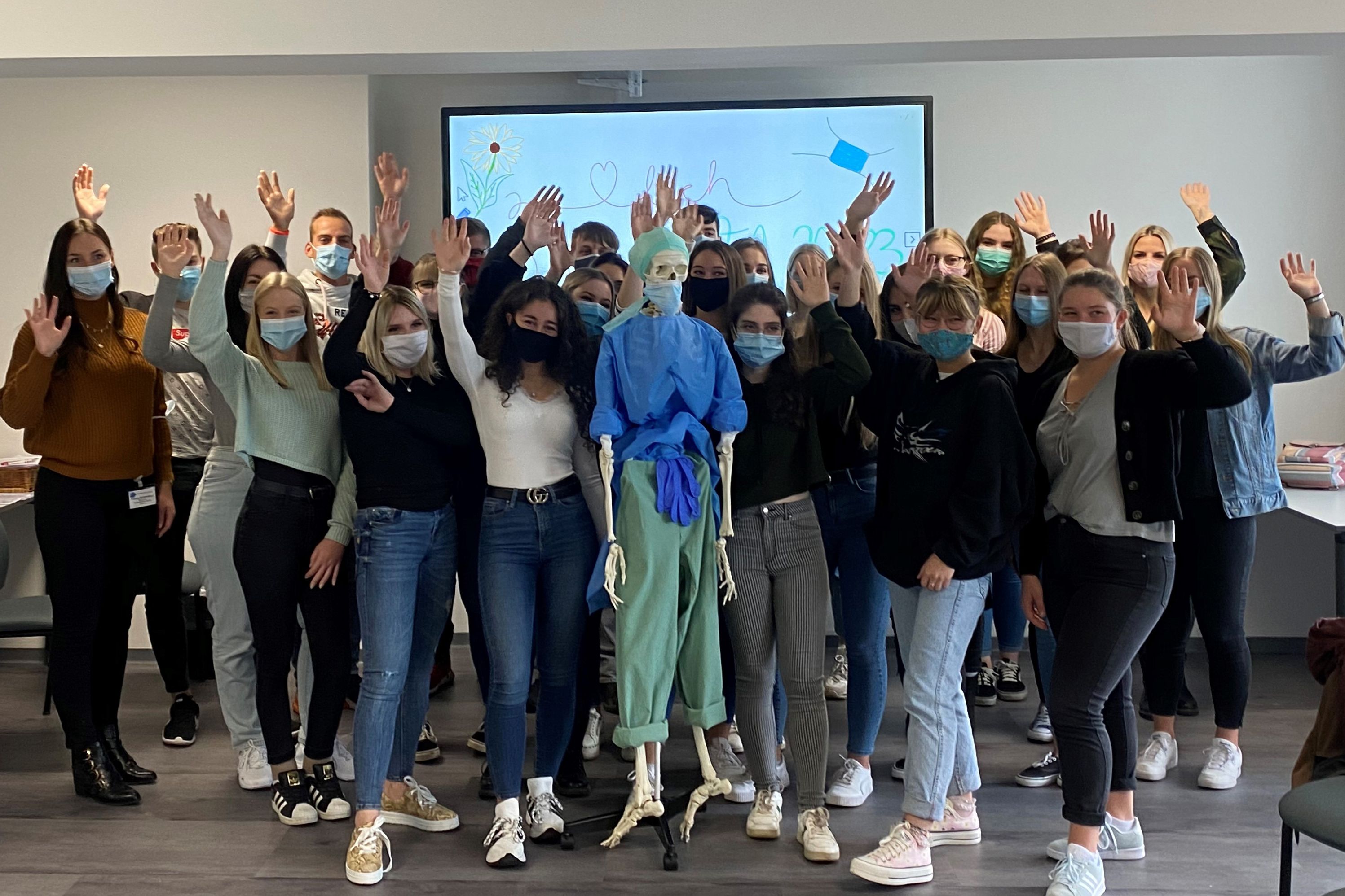 Gruppenbild: Auszubildende zur OTA (Operationstechnische Assistenten) im Klinikum Saarbrücken