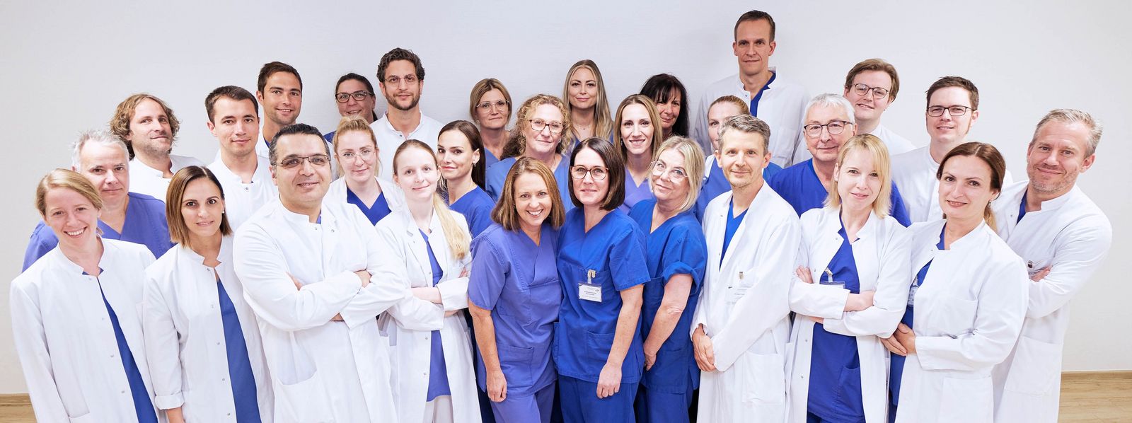Team der IM2 Herz-, Lungen- und Gefäßkrankheiten im Klinikum Saarbrücken. IM2_Team_Slider.jpg