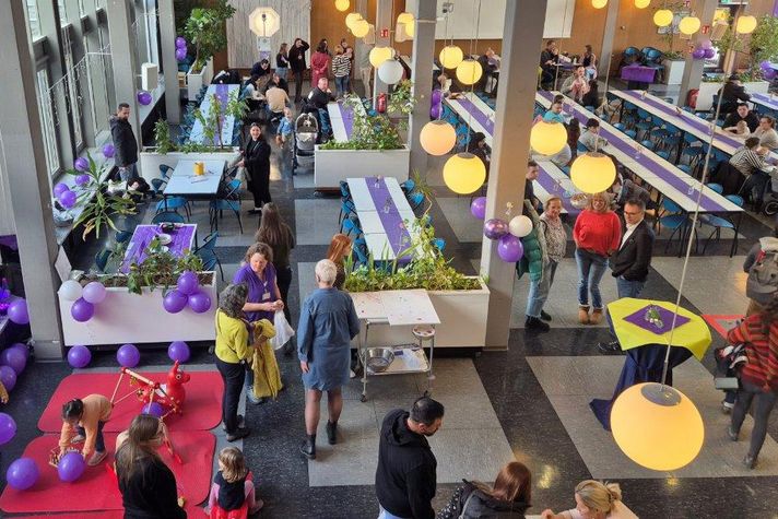 Blick in das Casino von oben beim Weltfrühgeborenentag 2025