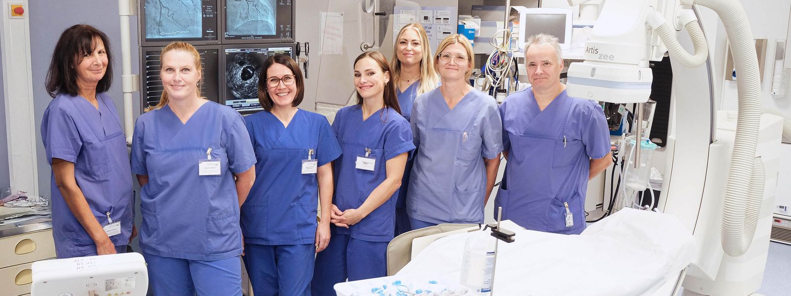 Team der IM2 Herz-, Lungen- und Gefäßkrankheiten im Herzkatheterlabor im Klinikum Saarbrücken. IM2_Team_HKL_Slider.jpg