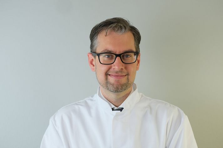 Portrait: Dr. Michael Steffen, Chefarzt der Klinik für Gefäß- und endovaskulären Chirurgie im Klinikum Saarbrücken