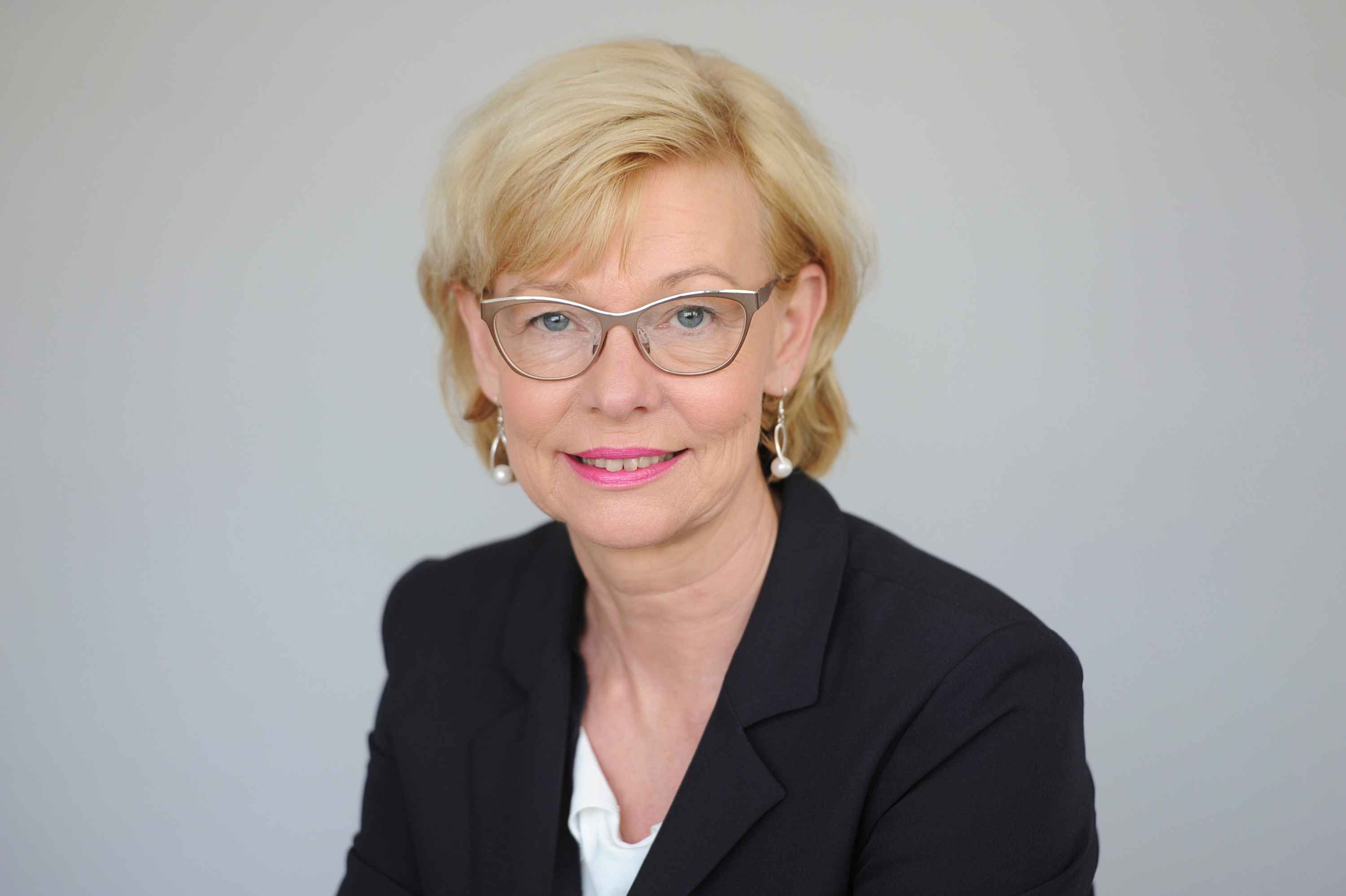 Porträtbild MYriam Weis aus dem Jahr 2017.