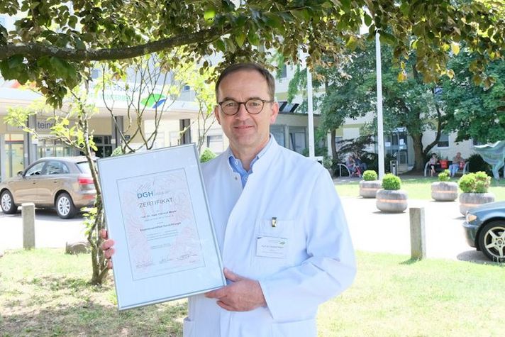 Prof. Dr. Christof Meyer, Chefarzt für Unfall-, Hand- und Wiederherstellungschirurgie im Zentrum für Orthopädie und Unfallchirurgie 