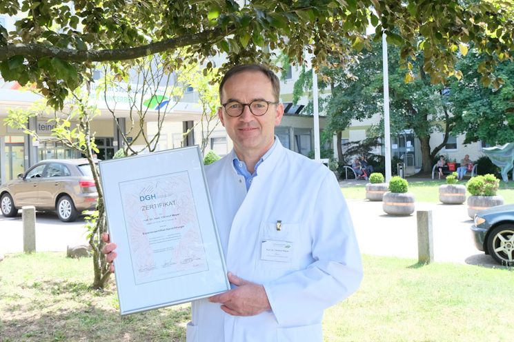 Prof. Dr. Christof Meyer, Chefarzt für Unfall-, Hand- und Wiederherstellungschirurgie im Zentrum für Orthopädie und Unfallchirurgie 