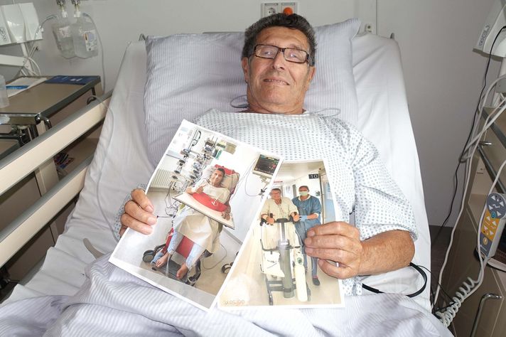 Mann im Krankenhausbett