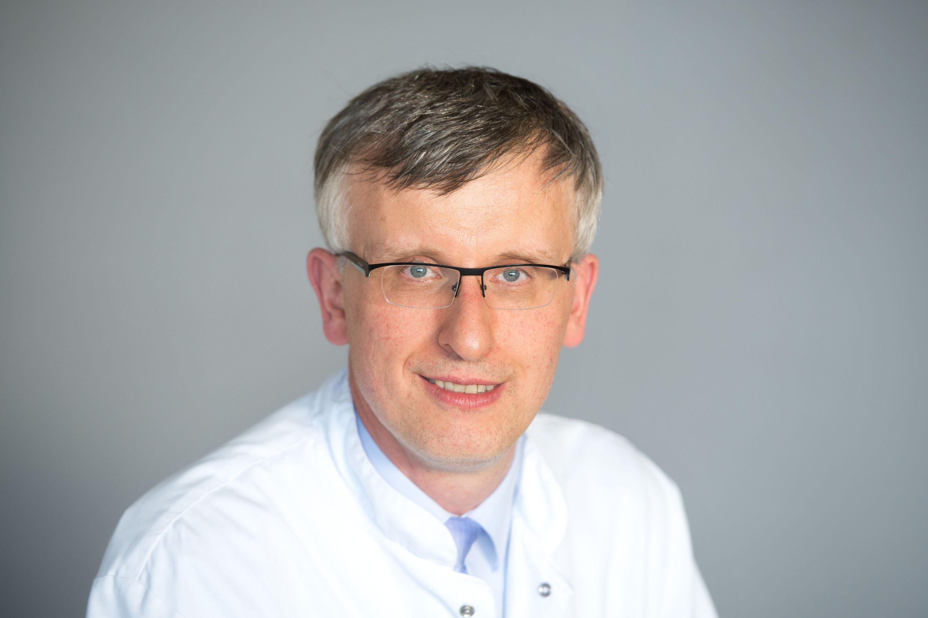 Das Bild zeigt Radiologie-Chefarzt Prof. Dr. Elmar Spüntrup.