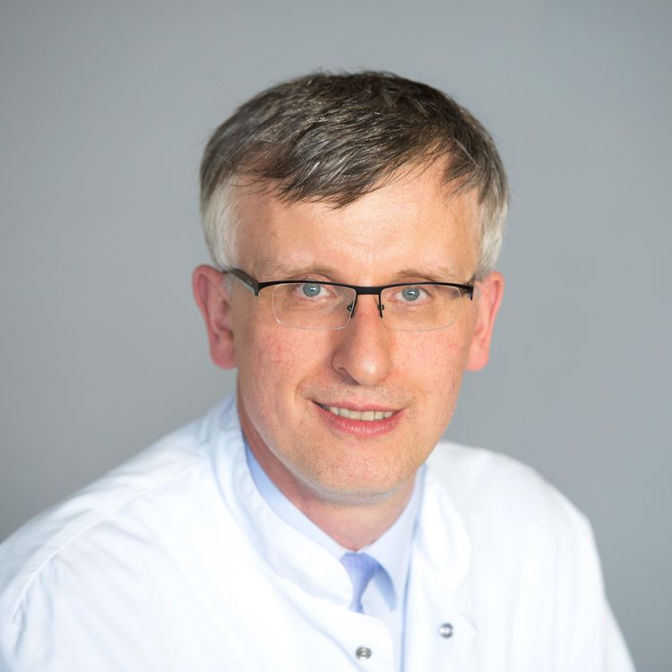 Portrait: Chefarzt der Klinik für Radiologie im Klinikum Saarbrücken: Prof. Elmar Spüntrup