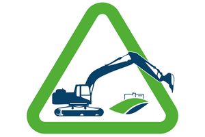 Icon: Bagger und Logo vom Klinikum Saarbrücken in grünem Warndreieck