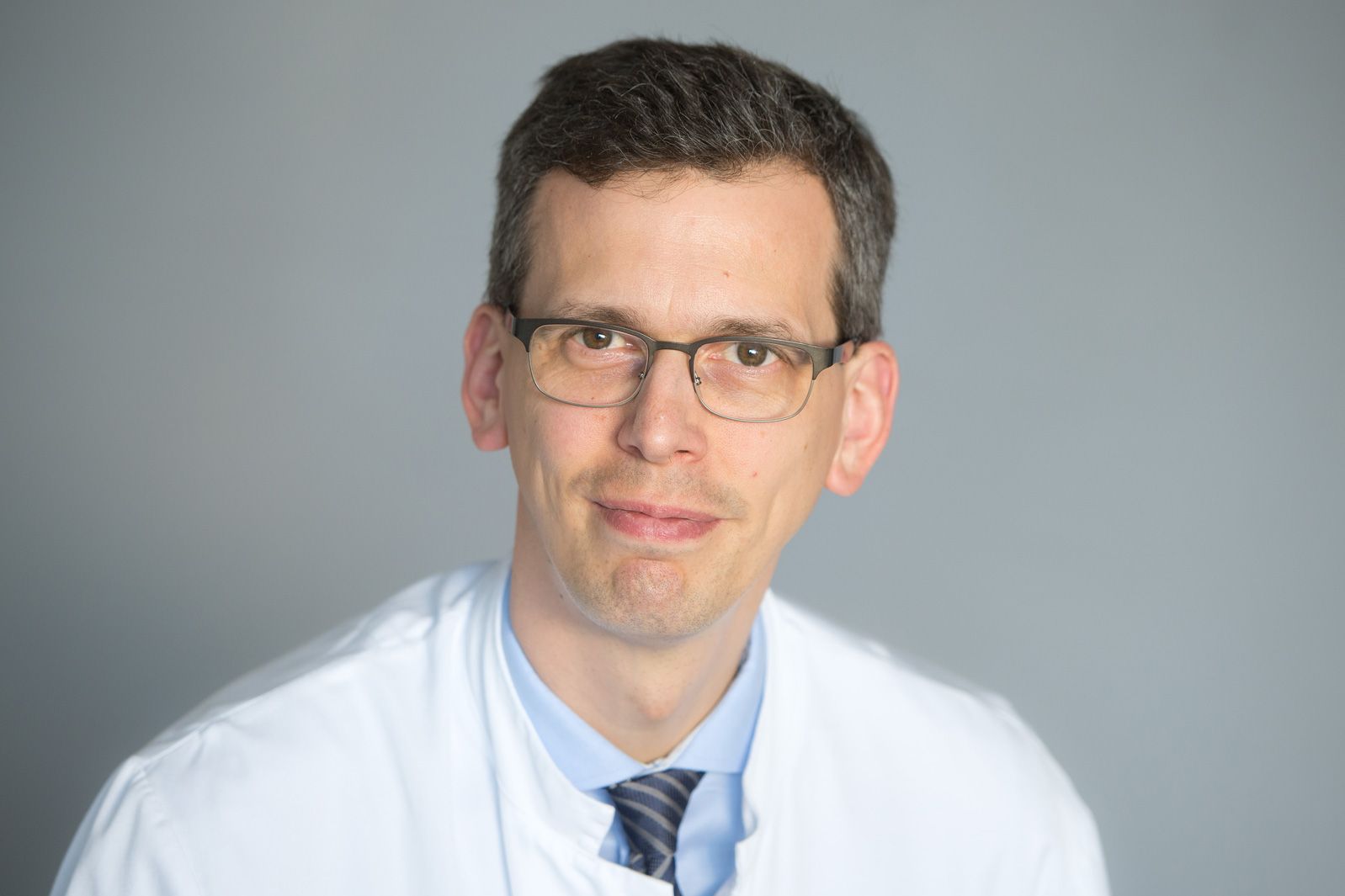 Portraitfoto Dr. Andreas Binder, Chefarzt Neurologie Klinikum Saarbrücken