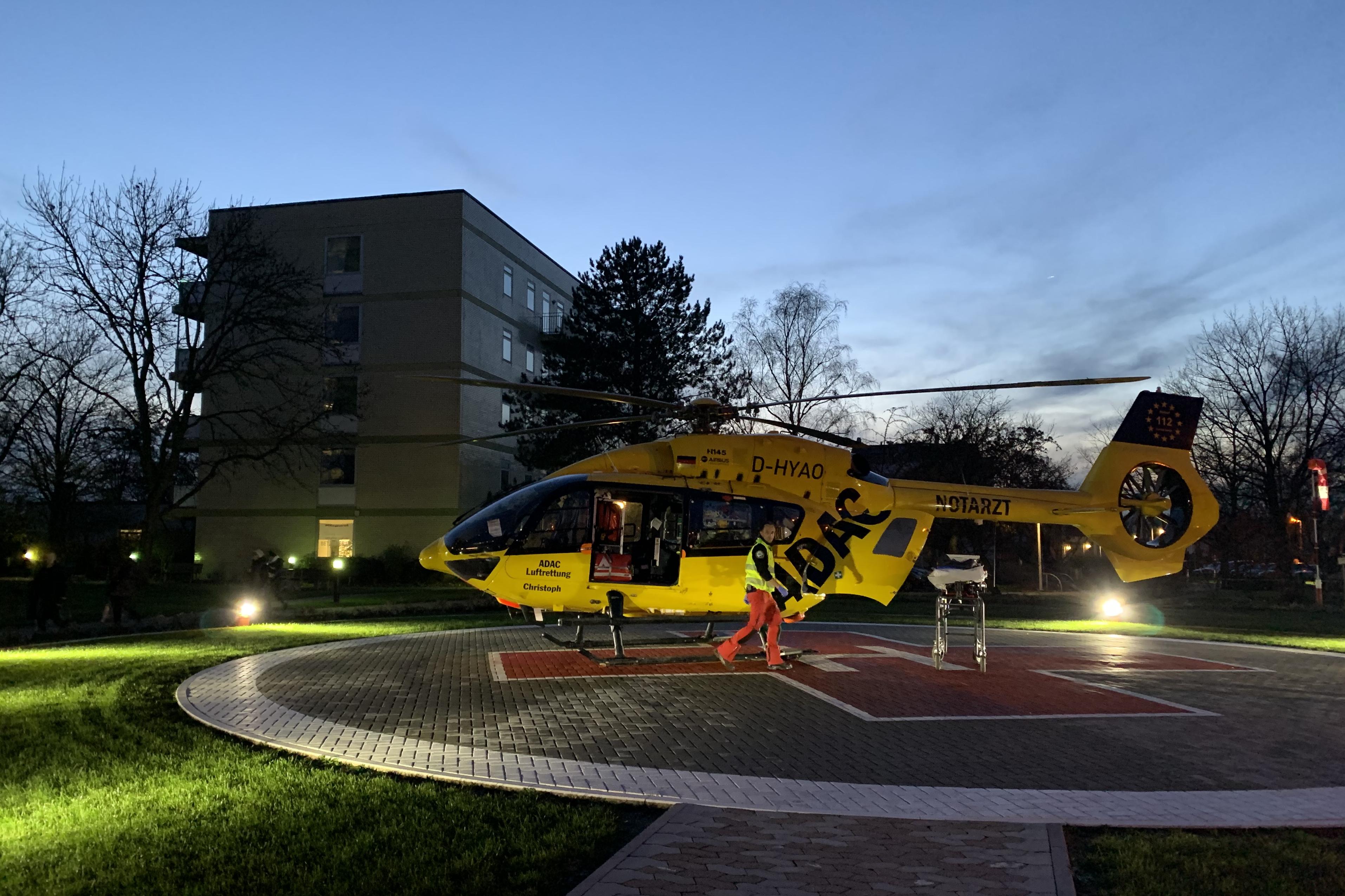 Hubschrauber vor dem Klinikum Saarbrücken