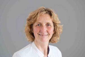 Portrait Dr. Annette Hammes