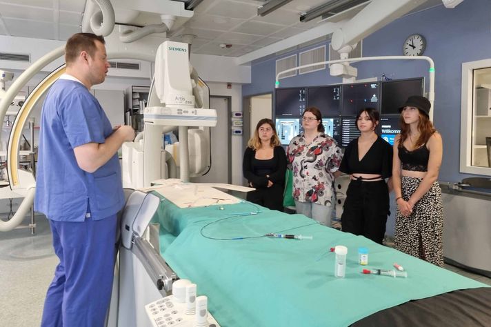 Stephan Strauß, leitender medizinischer Technologe für Radiologie, stellte seinen Fachbereich vor. 