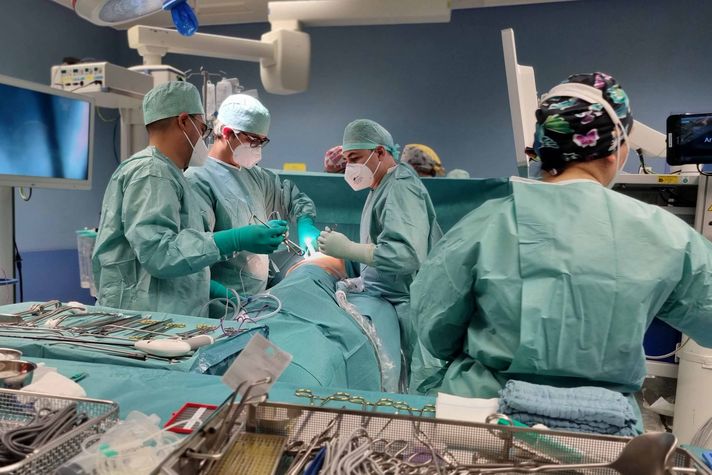 Der spanische Lungen-Chirurg operiert mit den Kollegen vom Winterberg.