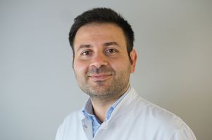 Oberarzt Augenklinik Mishel Mama