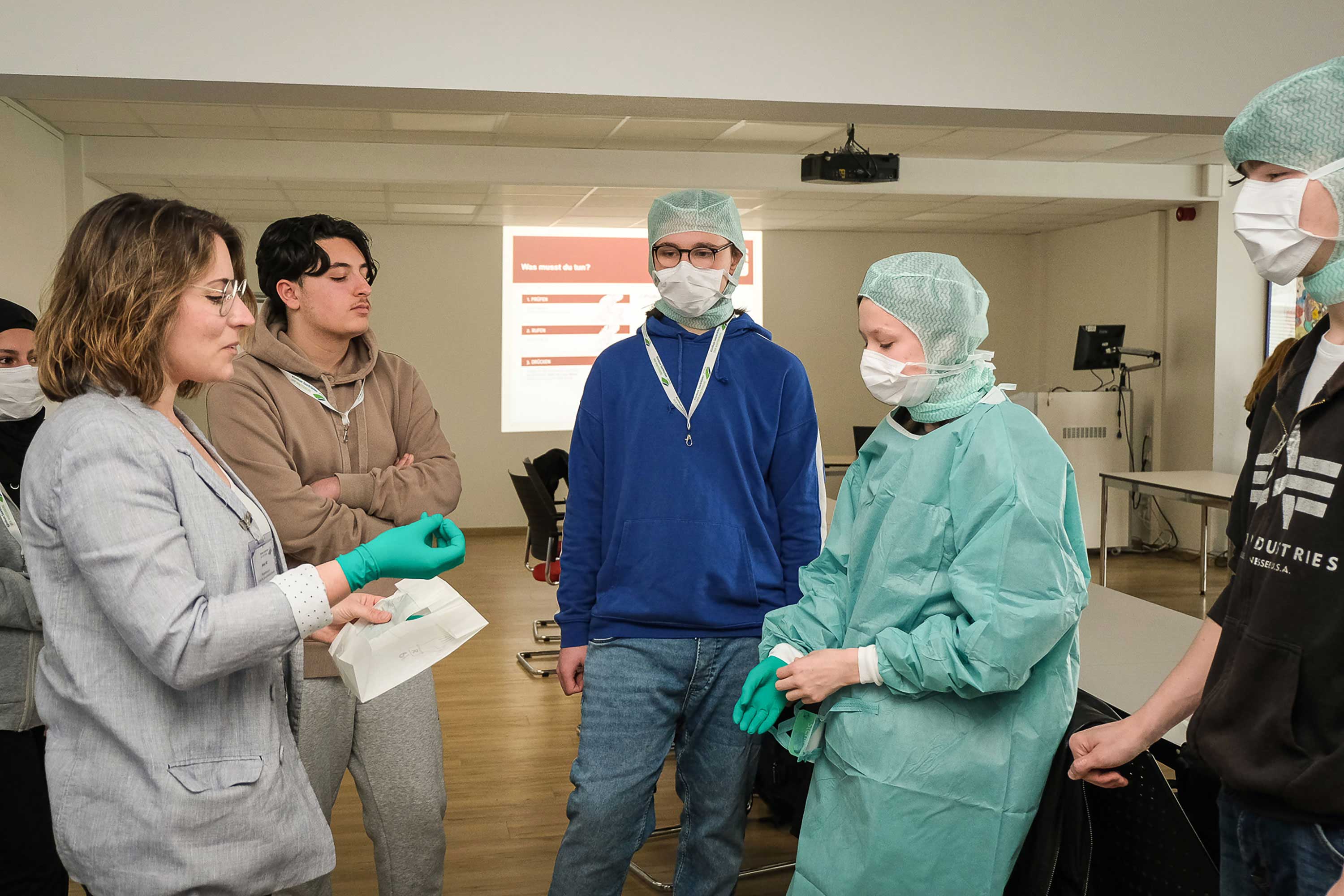 Schüler der GemS Völklingen beim Besuch des Klinikums Saarbrücken